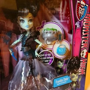 Frankie Stein Ghouls Rule NIB Monster High doll